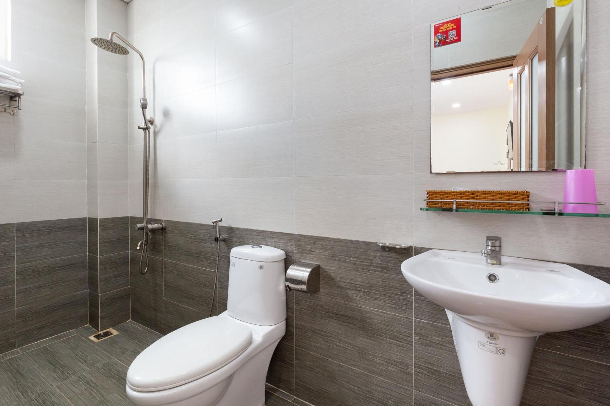 Khách sạn Reddoorz Rita Near Nguyen Kiem 2*